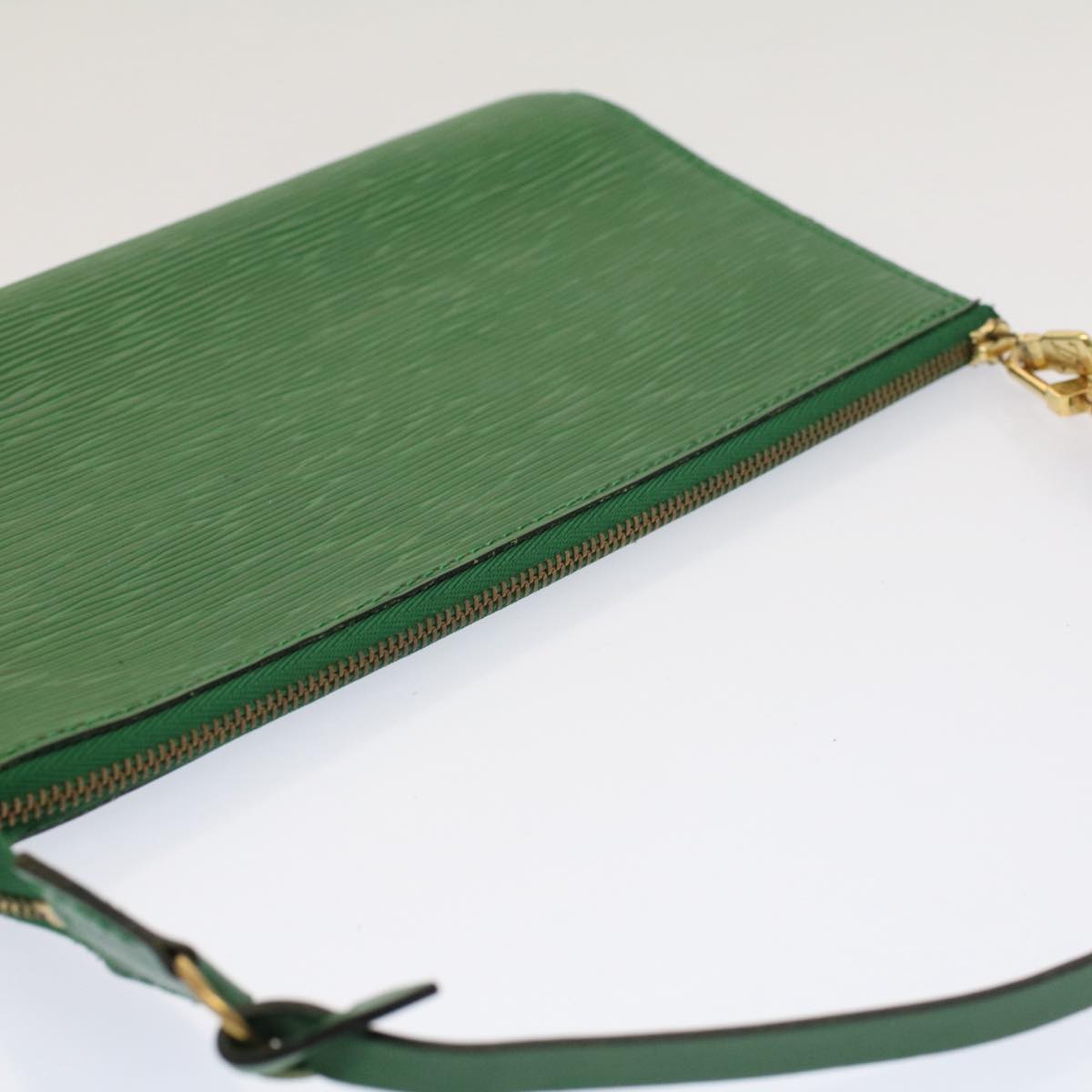 LOUIS VUITTON Epi Pochette Accessoires Pouch Green M52984  52607