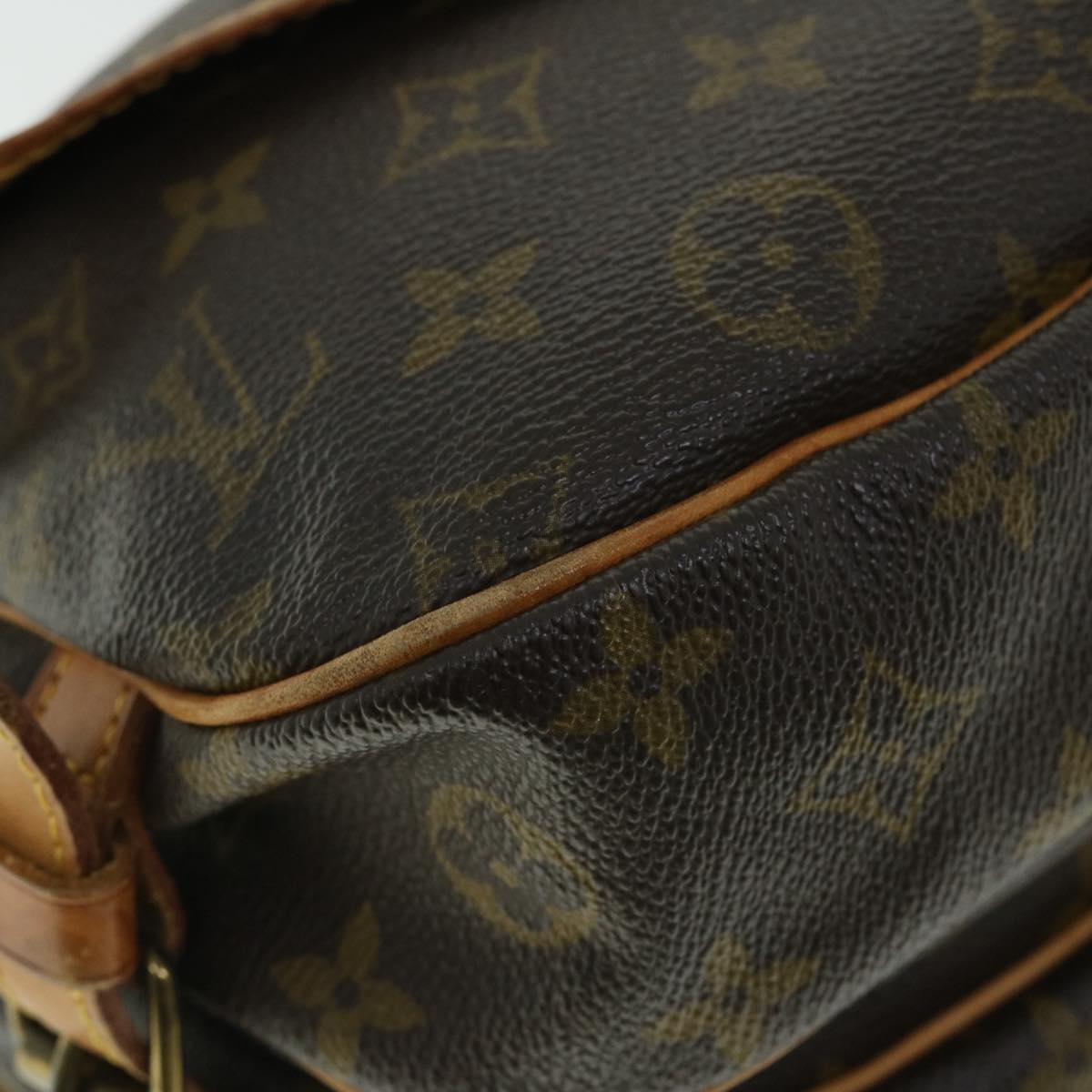 LOUIS VUITTON Monogram Saumur 30 Shoulder Bag M42256  52650