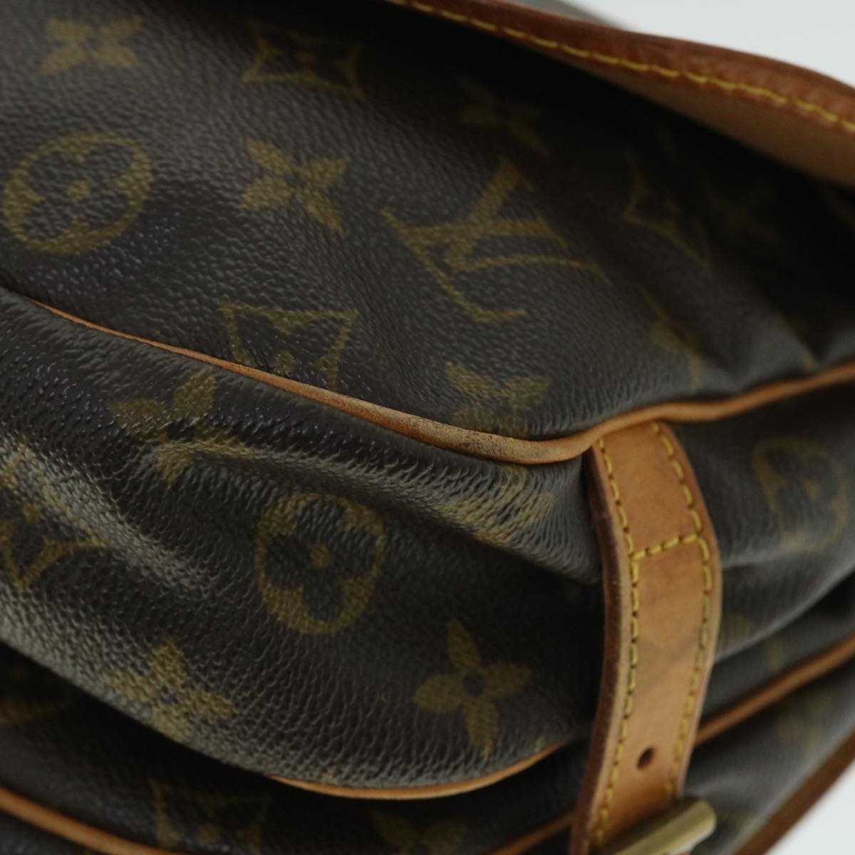 LOUIS VUITTON Monogram Saumur 30 Shoulder Bag M42256  52650