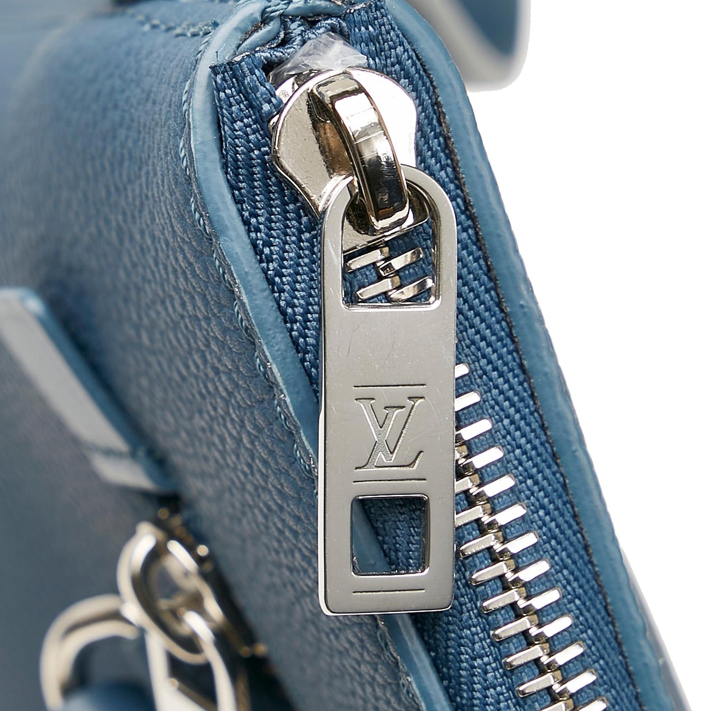 Louis Vuitton Aerogram Takeoff Pouch (LRD3bY)