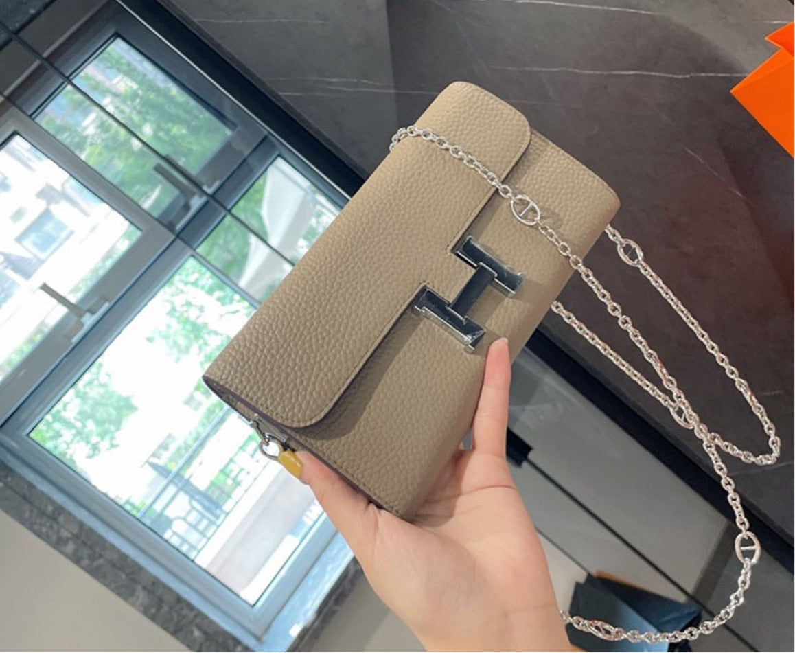 Woman new Hermes shoulder bag